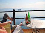 Een Amstel en een Heineken op terras in Aedipsos (Edipsos) - Foto van De Griekse Gids