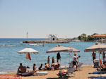 Strand, kerk, haven Faliraki (Rhodos) - Foto van De Griekse Gids