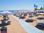 Blue Flag aan een van de stranden van Faliraki (Rhodos) - Foto van De Griekse Gids