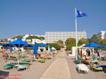 Blue flag op het strand van Hotel Esperides Family Faliraki - Foto van De Griekse Gids