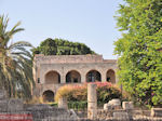 Ruines zijn er overal in Rhodos stad - Foto van De Griekse Gids