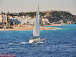 GriechenlandWeb Zeilboot aan de noodelijke kaap Rhodos Stadt - Foto GriechenlandWeb.de