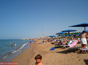 Heerlijk zandstrand Amoudara - Foto van https://www.grieksegids.nl/fotos/grieksegidsinfo-fotos/kreta-volume-1/amoudara-kreta-mid-003.jpg