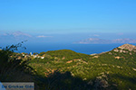 Bergen oost Ikaria | Links Samos en rechts Fourni - Foto van De Griekse Gids