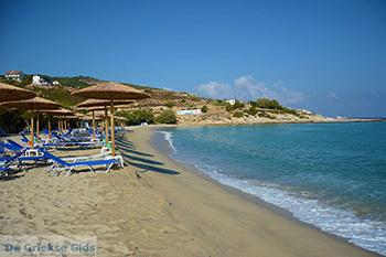 Strand Mesakti Armenistis Ikaria | Griekenland | Foto 24 - Foto van https://www.grieksegids.nl/fotos/ikaria/normaal/armenistis-ikaria-024.jpg