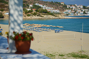 Strand Mesakti Armenistis Ikaria | Griekenland | Foto 42 - Foto van https://www.grieksegids.nl/fotos/ikaria/normaal/armenistis-ikaria-042.jpg