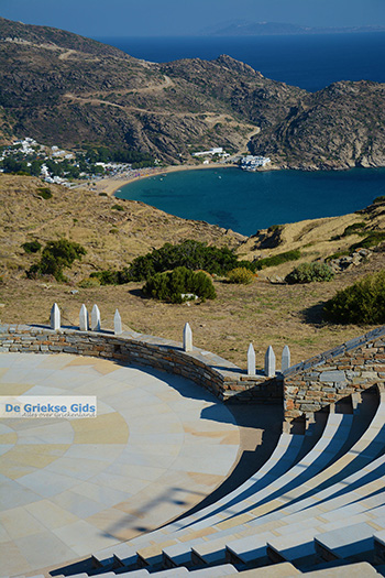 Odysseas Elytis theater Chora Ios - Eiland Ios - foto 59 - Foto van https://www.grieksegids.nl/fotos/ios/normaal/eiland-ios-059.jpg