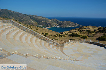 Odysseas Elytis theater Chora Ios - Eiland Ios - foto 61 - Foto van https://www.grieksegids.nl/fotos/ios/normaal/eiland-ios-061.jpg