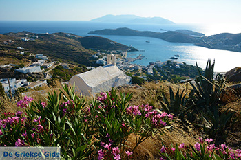 Chora Ios - Eiland Ios - Cycladen Griekenland foto 111 - Foto van https://www.grieksegids.nl/fotos/ios/normaal/eiland-ios-111.jpg