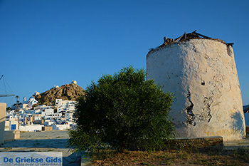 Chora Ios - Eiland Ios - Cycladen Griekenland foto 133 - Foto van https://www.grieksegids.nl/fotos/ios/normaal/eiland-ios-133.jpg