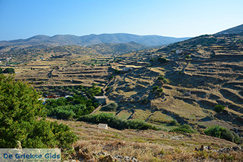 Bij Skarkos Chora Ios - Eiland Ios - Cycladen foto 164 - Foto van https://www.grieksegids.nl/fotos/ios/normaal/eiland-ios-164.jpg
