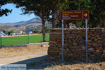 Bij Skarkos Chora Ios - Eiland Ios - Cycladen foto 165 - Foto van https://www.grieksegids.nl/fotos/ios/normaal/eiland-ios-165.jpg