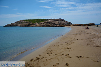 Koumbara Beach Chora Ios - Eiland Ios - Cycladen foto 419 - Foto van https://www.grieksegids.nl/fotos/ios/normaal/eiland-ios-419.jpg