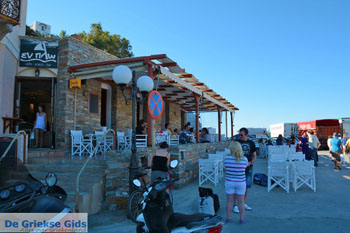 Cafetaria EN PLO in Korissia | Kea (Tzia) | Griekenland foto 12 - Foto van https://www.grieksegids.nl/fotos/kea-tzia/normaal/kea-tzia-griekenland-056.jpg
