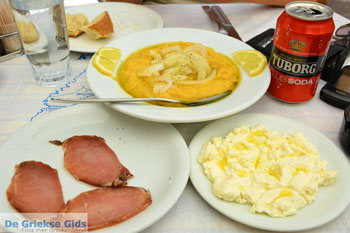 Restaurant Piatsa van Giannis Paouris in Ioulida | Kea (Tzia) | foto 8 - Foto van https://www.grieksegids.nl/fotos/kea-tzia/normaal/kea-tzia-griekenland-403.jpg