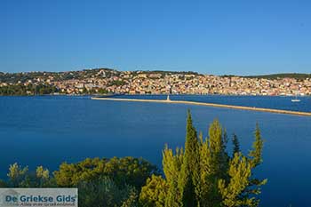 Argostoli Kefalonia - 2 - Foto van https://www.grieksegids.nl/fotos/kefalonia/350pix/argostoli-kefalonia-002.jpg