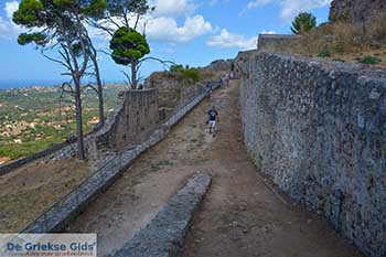 Kastro Agios Georgios Kefalonia - 17 - Foto van https://www.grieksegids.nl/fotos/kefalonia/350pix/kastro-agios-georgios-kefalonia-017.jpg