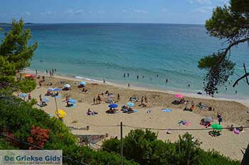 Makris Gialos strand in Lassi Kefalonia - 6 - Foto van https://www.grieksegids.nl/fotos/kefalonia/350pix/lassi-kefalonia-006.jpg