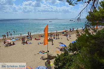 Makris Gialos strand in Lassi Kefalonia - 11 - Foto van https://www.grieksegids.nl/fotos/kefalonia/350pix/lassi-kefalonia-011.jpg