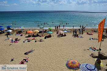 Makris Gialos strand in Lassi Kefalonia - 12 - Foto van https://www.grieksegids.nl/fotos/kefalonia/350pix/lassi-kefalonia-012.jpg