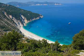 Myrtos Kefalonia - 4 - Foto van https://www.grieksegids.nl/fotos/kefalonia/350pix/myrtos-kefalonia-004.jpg