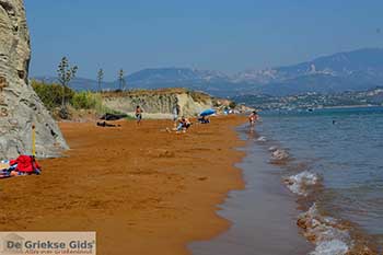 Xi beach Kefalonia - 14 - Foto van https://www.grieksegids.nl/fotos/kefalonia/350pix/xi-beach-kefalonia-014.jpg