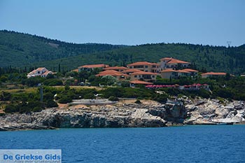 Fiskardo - Kefalonia - Foto 1 - Foto van https://www.grieksegids.nl/fotos/kefalonia/fiskardo/normaal/fiskardo-001.jpg