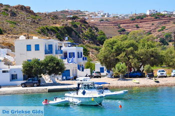 Kimolos dorp en haventje Psathi | Cycladen Griekenland | foto 6 - Foto van https://www.grieksegids.nl/fotos/kimolos/normaal/kimolos-grieksegids-012.jpg