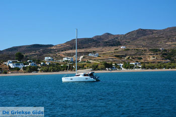 Stranden Alyki, Bonatsa en Kalamitsi | Zuid Kimolos | Foto 2 - Foto van https://www.grieksegids.nl/fotos/kimolos/normaal/kimolos-grieksegids-111.jpg