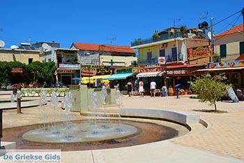 Georgioupolis Kreta - Departement Chania - Foto 1 - Foto van https://www.grieksegids.nl/fotos/kreta/georgioupolis/normaal/georgioupolis-kreta-001.jpg
