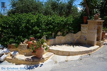 Kalyviani Kreta - Departement Chania - Foto 1 - Foto van https://www.grieksegids.nl/fotos/kreta/kalyviani/normaal/kalyviani-kreta-001.jpg