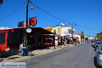 Platanias Kreta - Departement Chania - Foto 1 - Foto van https://www.grieksegids.nl/fotos/kreta/platanias/normaal/platanias-kreta-001.jpg