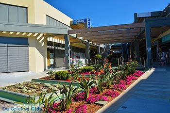 Platanias Kreta - Departement Chania - Foto 3 - Foto van https://www.grieksegids.nl/fotos/kreta/platanias/normaal/platanias-kreta-003.jpg