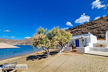 Agia Irini Kythnos - Cycladen Griekenland  - Foto van https://www.grieksegids.nl/fotos/kythnos/normaal/agia-irini-kythnos-004.jpg