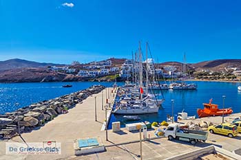 Loutra Kythnos - Cycladen Griekenland  - Foto van https://www.grieksegids.nl/fotos/kythnos/normaal/loutra-kythnos-004.jpg