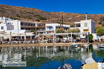 Loutra Kythnos - Cycladen Griekenland  - Foto van https://www.grieksegids.nl/fotos/kythnos/normaal/loutra-kythnos-010.jpg