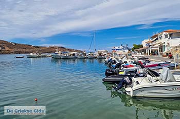 Merichas Kythnos - Cycladen Griekenland  - Foto van https://www.grieksegids.nl/fotos/kythnos/normaal/merichas-kythnos-007.jpg