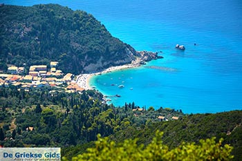 Agios Nikitas - Eiland Lefkas -  Foto 2 - Foto van https://www.grieksegids.nl/fotos/lefkas/agios-nikitas/normaal/agios-nikitas-002.jpg