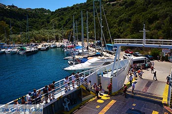 Haven Spilia Spartochori - Meganisi eiland bij Lefkas - Foto 2 - Foto van https://www.grieksegids.nl/fotos/lefkas/meganisi/normaal/meganisi-002.jpg