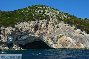 Grot Papanikolis - Meganisi eiland bij Lefkas - Foto 23 - Foto van https://www.grieksegids.nl/fotos/lefkas/meganisi/normaal/meganisi-023.jpg