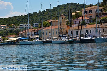 Vathy - Meganisi eiland bij Lefkas - Foto 35 - Foto van https://www.grieksegids.nl/fotos/lefkas/meganisi/normaal/meganisi-035.jpg