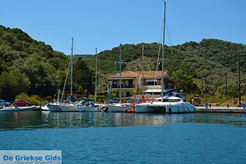 Vathy - Meganisi eiland bij Lefkas - Foto 39 - Foto van https://www.grieksegids.nl/fotos/lefkas/meganisi/normaal/meganisi-039.jpg