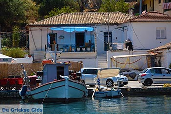 Vathy - Meganisi eiland bij Lefkas - Foto 40 - Foto van https://www.grieksegids.nl/fotos/lefkas/meganisi/normaal/meganisi-040.jpg