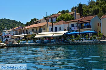 Vathy - Meganisi eiland bij Lefkas - Foto 47 - Foto van https://www.grieksegids.nl/fotos/lefkas/meganisi/normaal/meganisi-047.jpg
