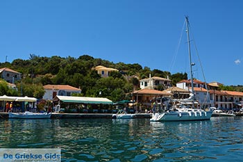Vathy - Meganisi eiland bij Lefkas - Foto 55 - Foto van https://www.grieksegids.nl/fotos/lefkas/meganisi/normaal/meganisi-055.jpg