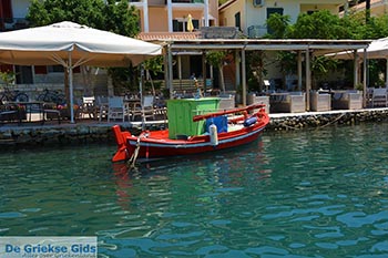 Vathy - Meganisi eiland bij Lefkas - Foto 63 - Foto van https://www.grieksegids.nl/fotos/lefkas/meganisi/normaal/meganisi-063.jpg
