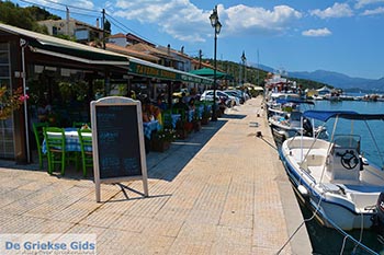 Vathy - Meganisi eiland bij Lefkas - Foto 73 - Foto van https://www.grieksegids.nl/fotos/lefkas/meganisi/normaal/meganisi-073.jpg