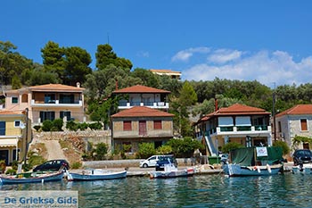 Vathy - Meganisi eiland bij Lefkas - Foto 76 - Foto van https://www.grieksegids.nl/fotos/lefkas/meganisi/normaal/meganisi-076.jpg
