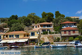 Vathy - Meganisi eiland bij Lefkas - Foto 77 - Foto van https://www.grieksegids.nl/fotos/lefkas/meganisi/normaal/meganisi-077.jpg