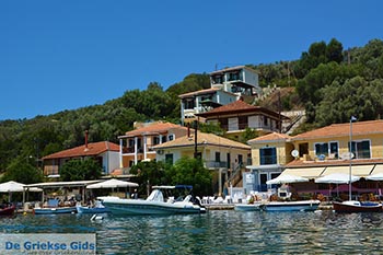 Vathy - Meganisi eiland bij Lefkas - Foto 78 - Foto van https://www.grieksegids.nl/fotos/lefkas/meganisi/normaal/meganisi-078.jpg